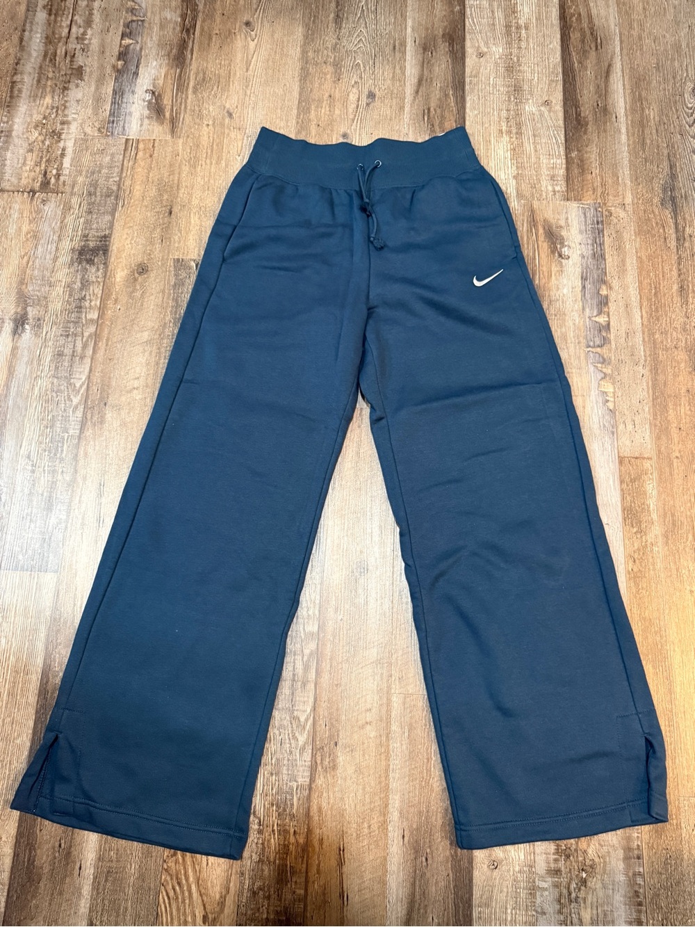 Women’s Nike Sportswear Phoenix Fleece - small- NWT - Picture 3 of 5